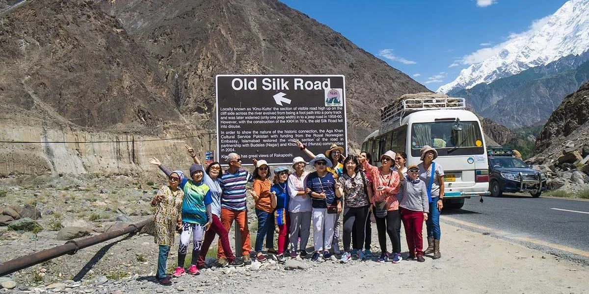 old silk road pakistan tours 8